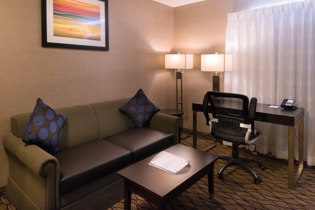 Images Holiday Inn Express & Suites Pasadena - Los Angeles by IHG