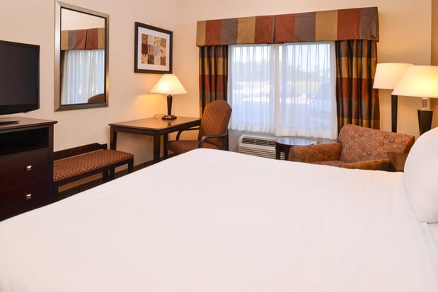 Images Holiday Inn Express & Suites Wheeling by IHG