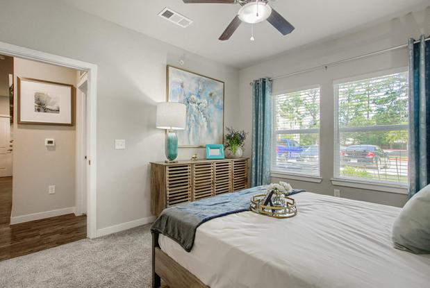 Images Urban Oaks at Conroe