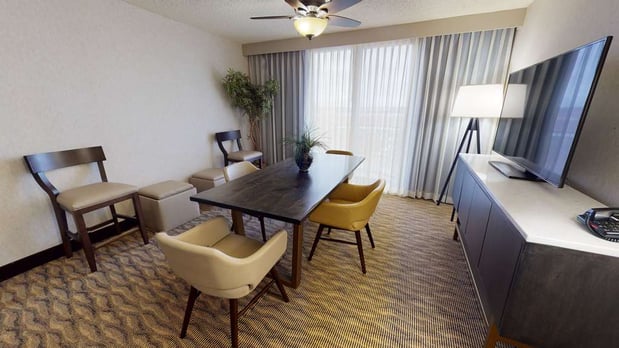 Images Embassy Suites by Hilton Oklahoma City Will Rogers Airport