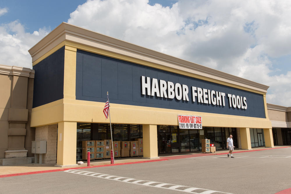 Harbor Freight Tools at Pearland Plaza Shopping Center