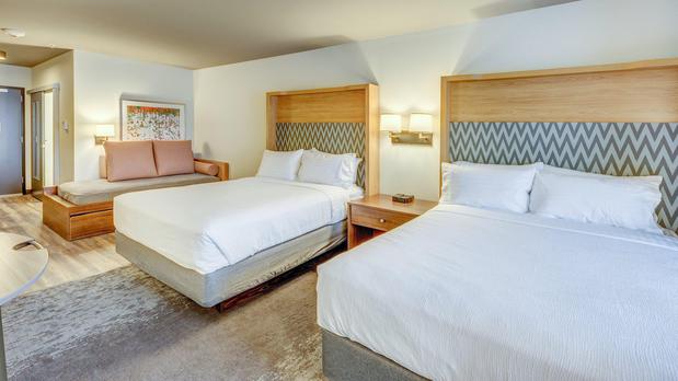 Images Holiday Inn & Suites Bellingham, an IHG Hotel