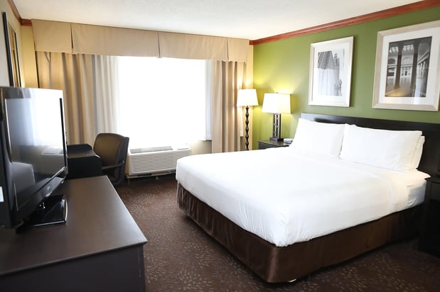 Images Holiday Inn Chicago Oakbrook by IHG