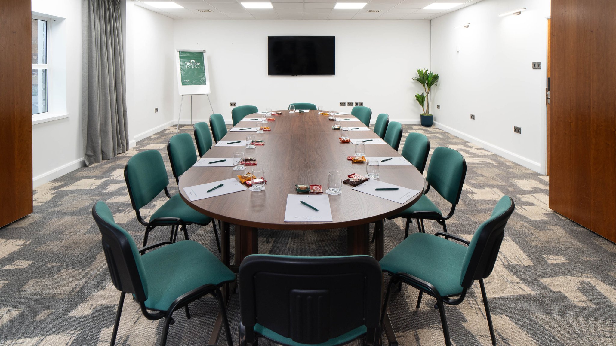 Images Holiday Inn Bristol Airport by IHG