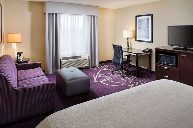 Images Hampton Inn & Suites Lansing West