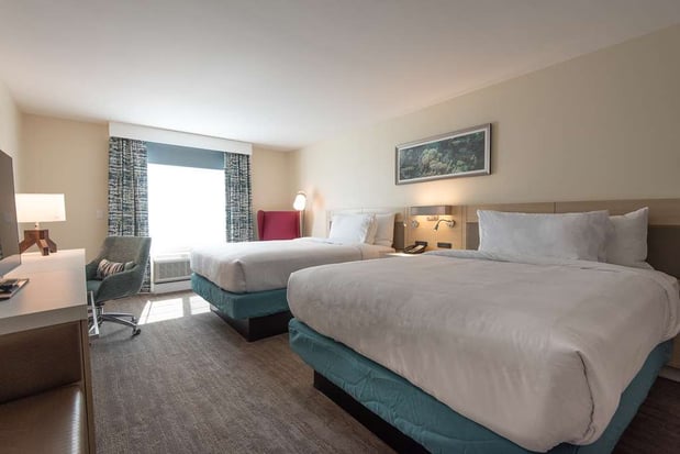 Images Hilton Garden Inn Calabasas