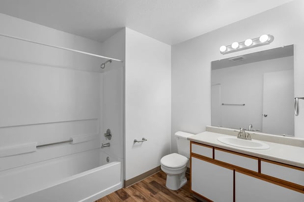 Images Summer Creek Apartments