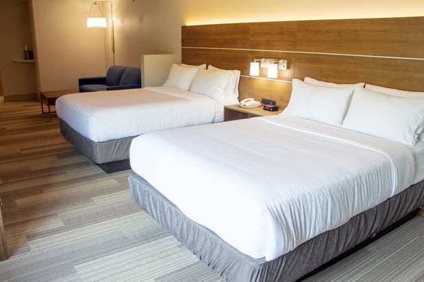 Images Holiday Inn Express & Suites Lexington Dtwn Area-Keeneland by IHG