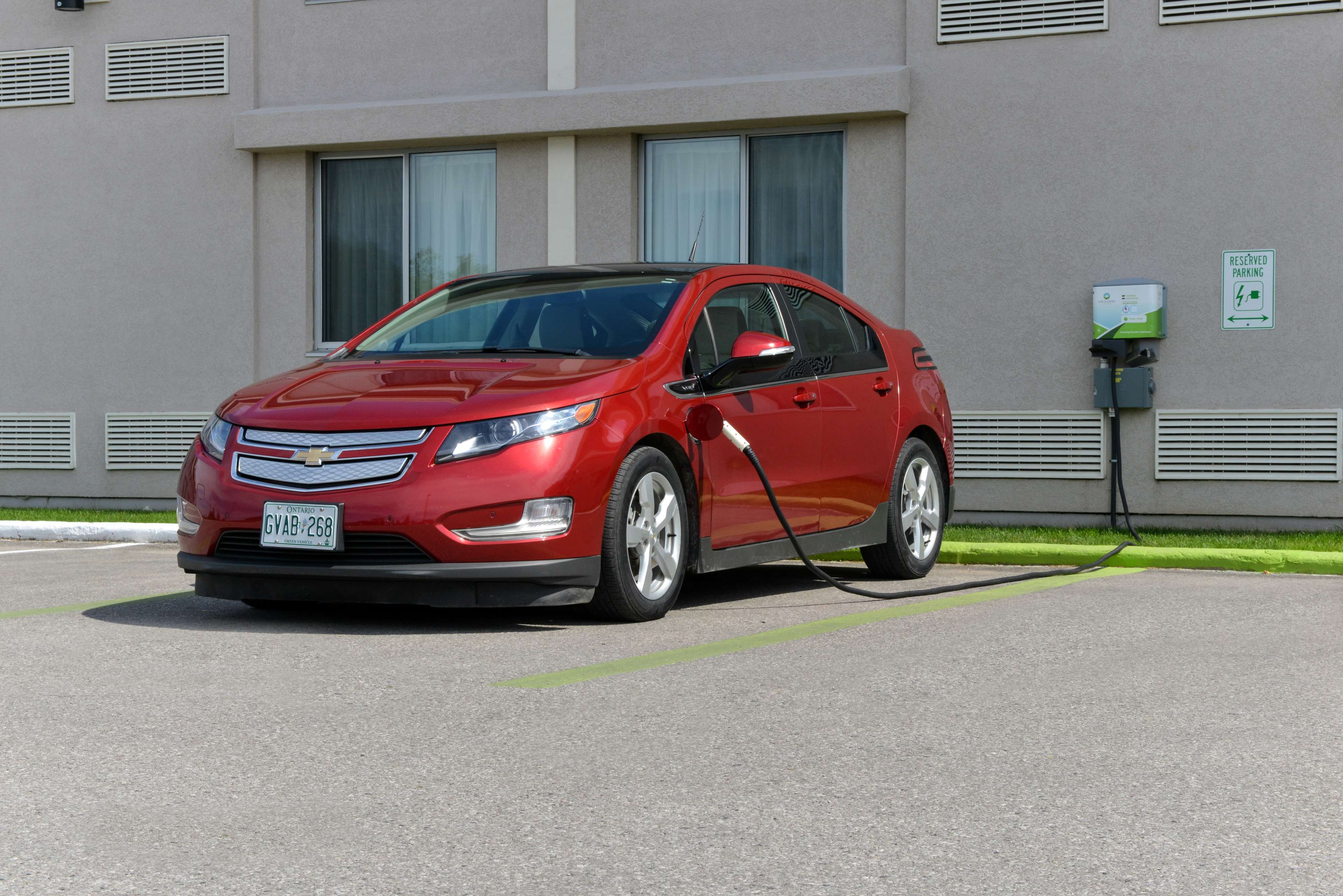 Best Western Plus Mariposa Inn & Conference Centre in Orillia: Electric Car Charging Station