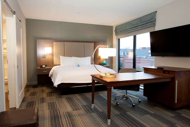Images Hampton Inn & Suites Downtown St. Paul
