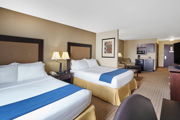 Images Holiday Inn Express & Suites Madison-Verona by IHG