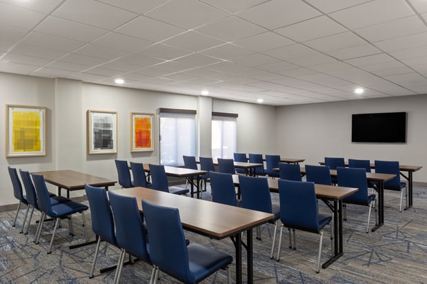 Images Holiday Inn Express & Suites Tampa Airport by IHG