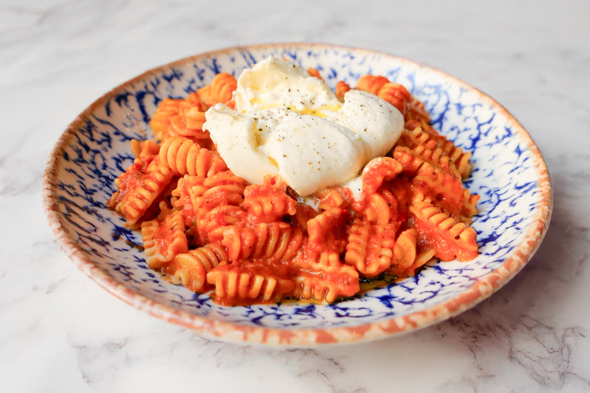 Spicy Radiatori & Burrata - PASTA DEL MOMENTO