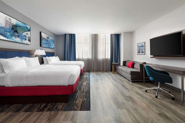 Images Hampton Inn & Suites Baltimore Inner Harbor