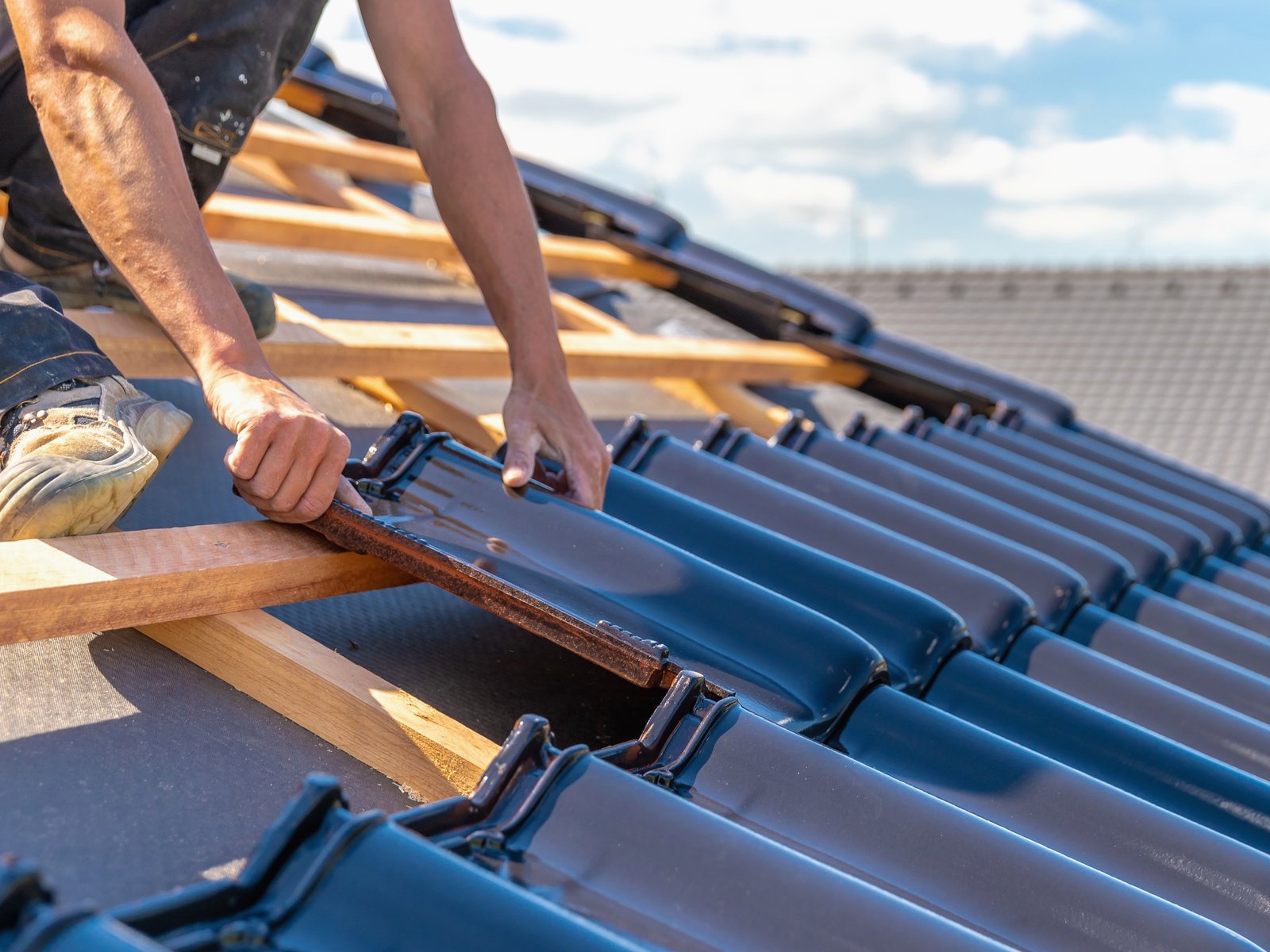 B & R Roofing