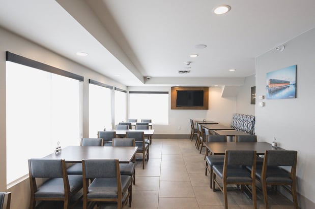 Images Holiday Inn Express & Suites Marquette by IHG