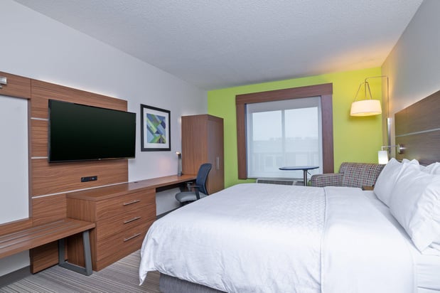Images Holiday Inn Express & Suites Woodbridge by IHG