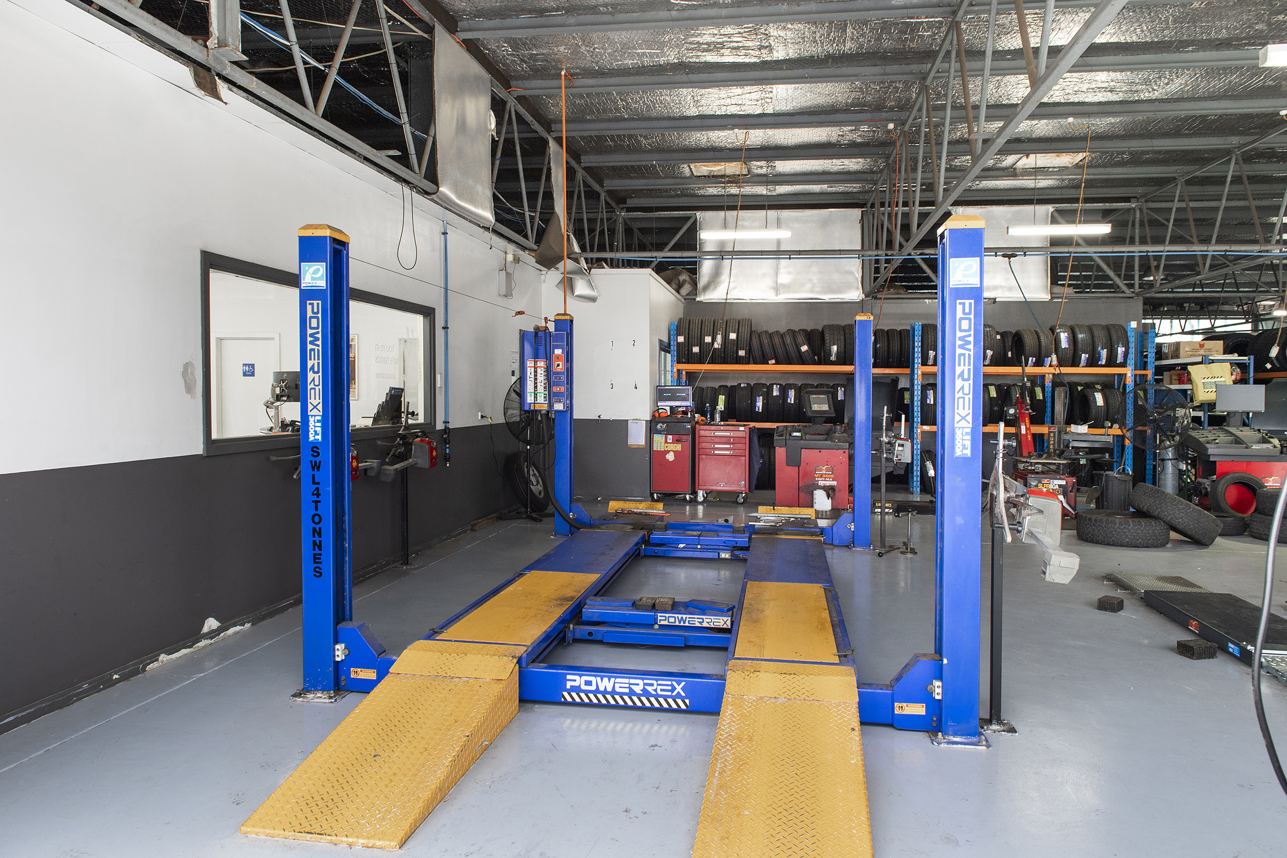 Images Bridgestone Select Tyre & Auto Rockingham