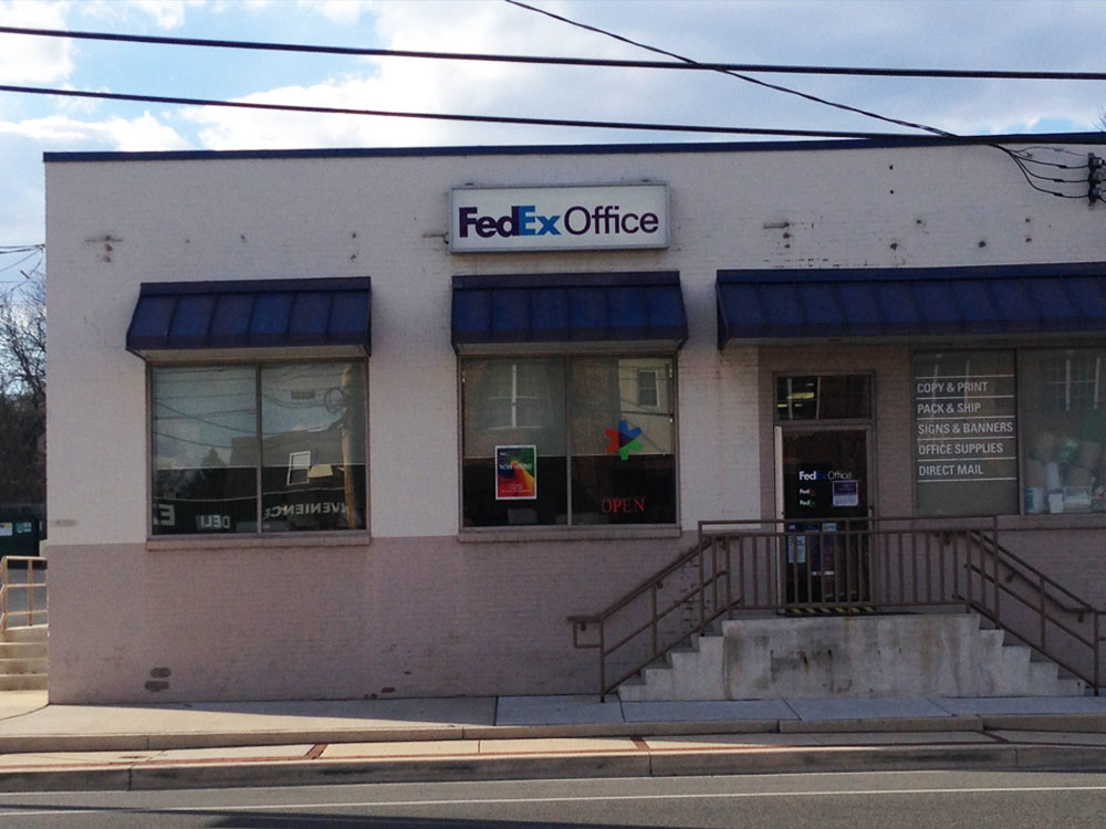 Exterior photo of FedEx Office location at 132 S Main St\t Print quickly and easily in the self-service area at the FedEx Office location 132 S Main St from email, USB, or the cloud\t FedEx Office Print & Go near 132 S Main St\t Shipping boxes and packing services available at FedEx Office 132 S Main St\t Get banners, signs, posters and prints at FedEx Office 132 S Main St\t Full service printing and packing at FedEx Office 132 S Main St\t Drop off FedEx packages near 132 S Main St\t FedEx shipping near 132 S Main St