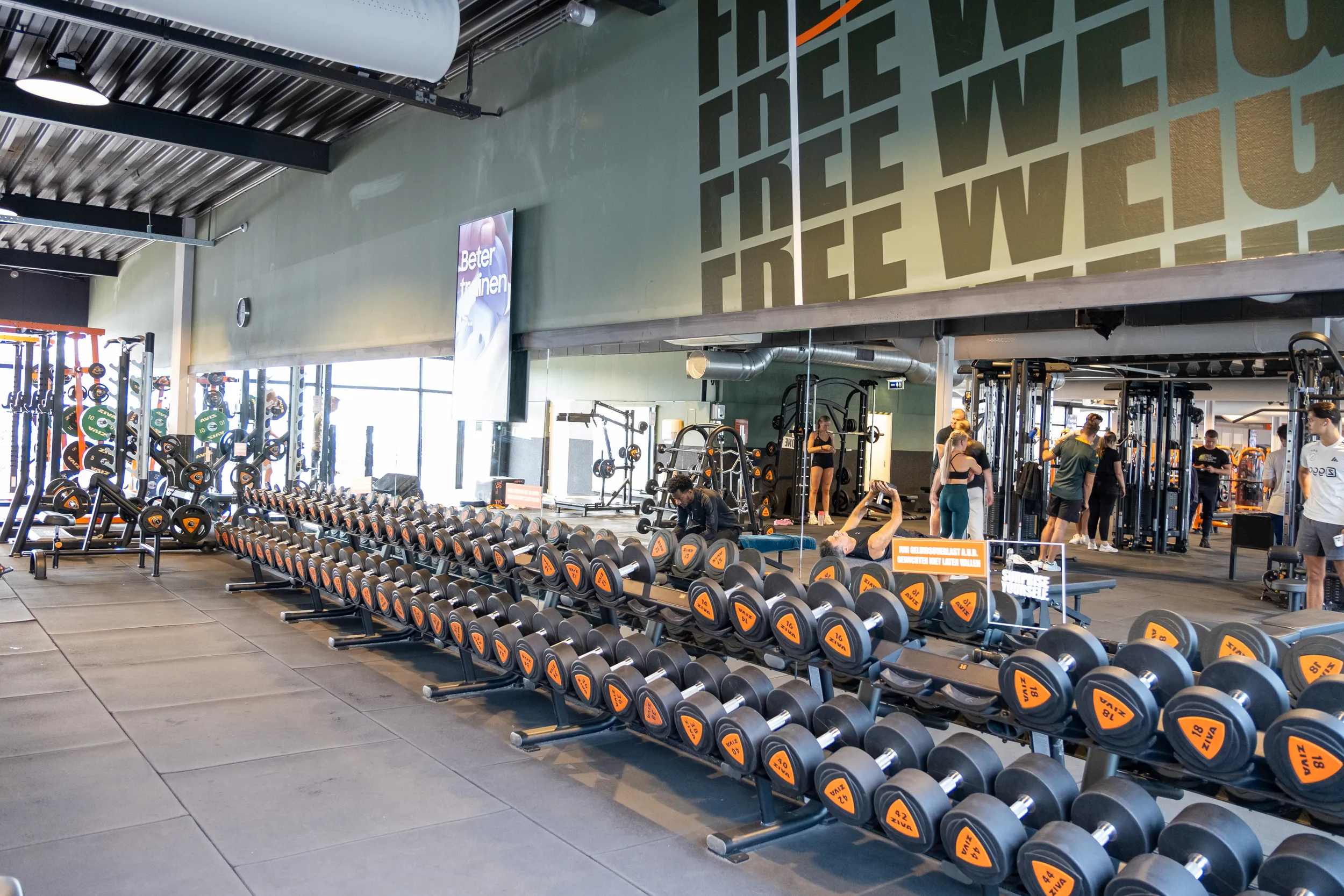 Foto's Basic-Fit 24/7