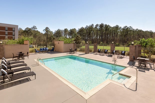 Images Holiday Inn Express & Suites Opelika Auburn by IHG
