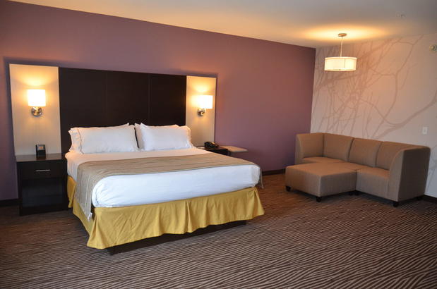 Images Holiday Inn Express Cheektowaga North East by IHG