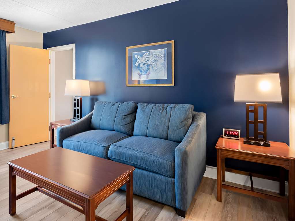 2 Queen Suite