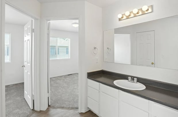 Images Oakstone Apartments