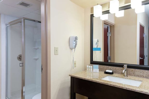 Images Hampton Inn & Suites Cleveland-Airport/Middleburg Heights
