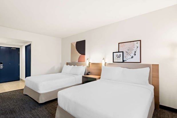 Images Spark by Hilton Williams