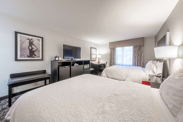 Images Hampton Inn & Suites DuPont