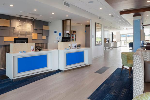 Images Holiday Inn Express & Suites Bourbonnais East - Bradley by IHG
