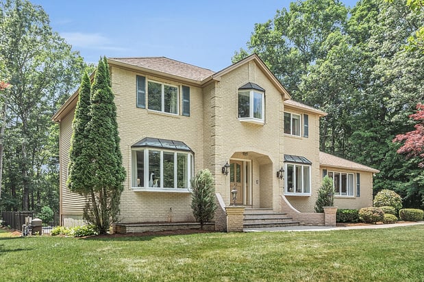 Images Angeline Gorham, REALTOR