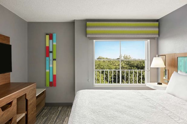 Images Hampton Inn & Suites Ft. Lauderdale Airport/South Cruise Port