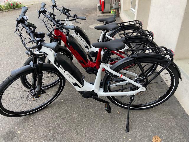 Maag Velos-Motos AG, Dorfstrasse 16 in Niederhasli