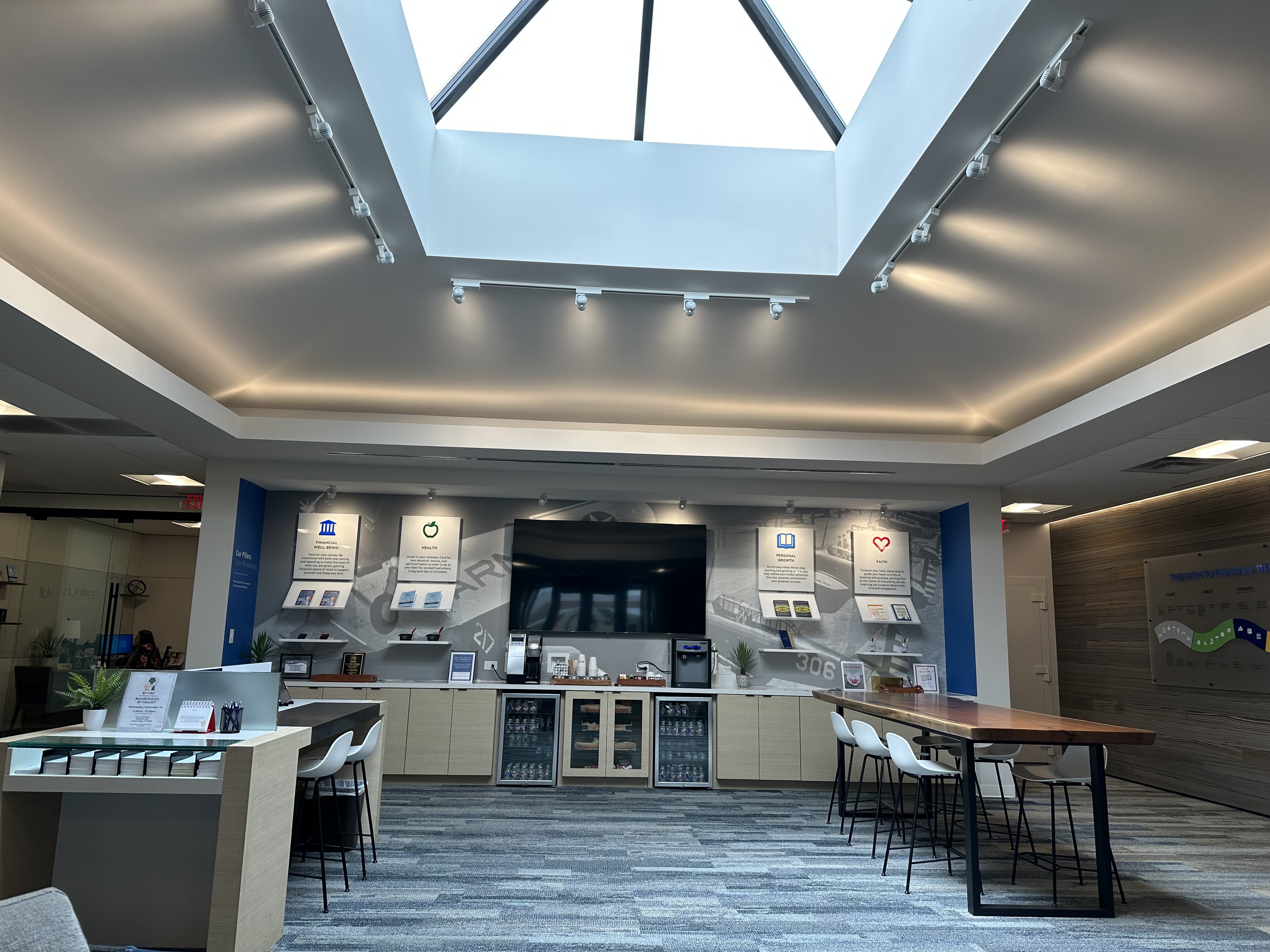 First United Bank - Schertz - interior lobby