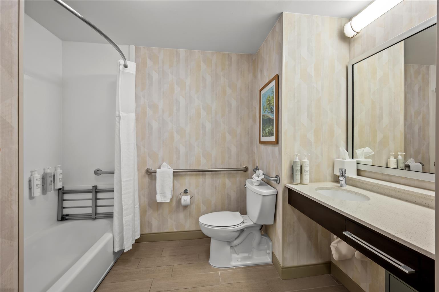 Guest room bath