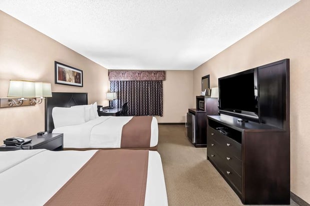 Images Heartland Inn & Suites, SureStay Collection by Best Western