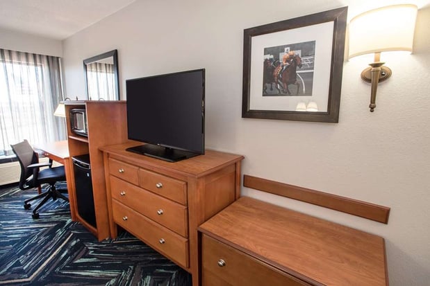 Images Hampton Inn Louisville-North/Clarksville