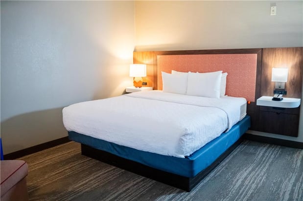 Images Hampton Inn Gonzales