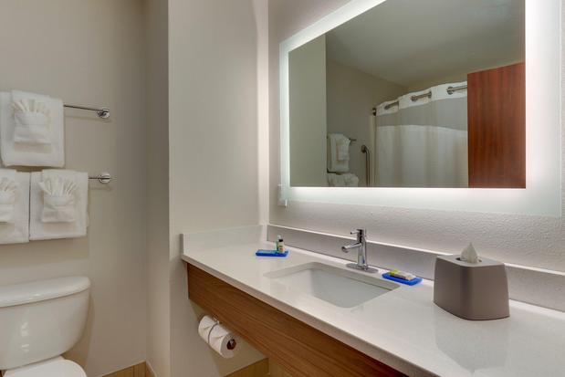 Images Holiday Inn Express & Suites Dayton-Centerville by IHG