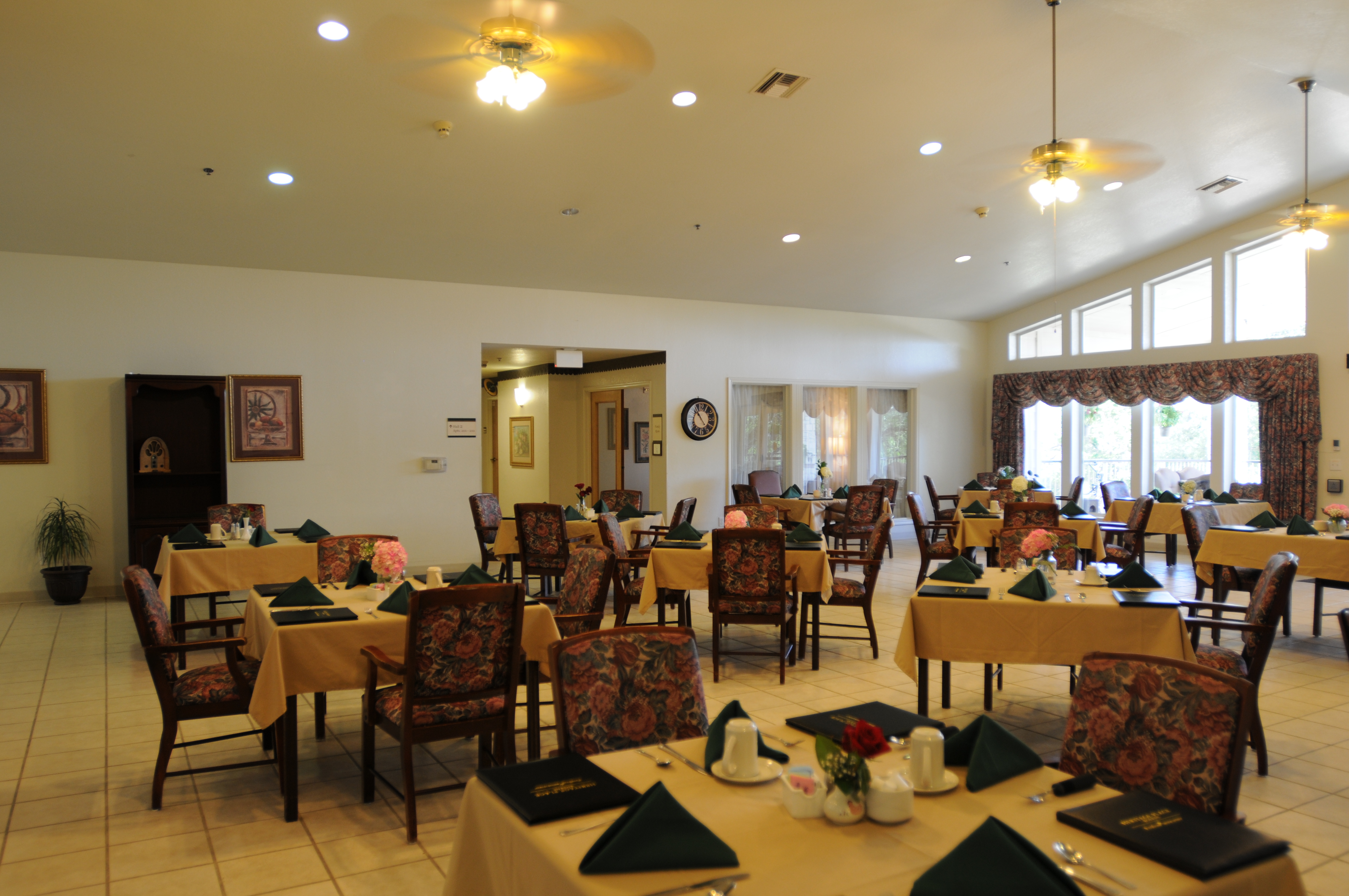 Heritage Place at Boerne boasts a spacious dining area for our seniors!