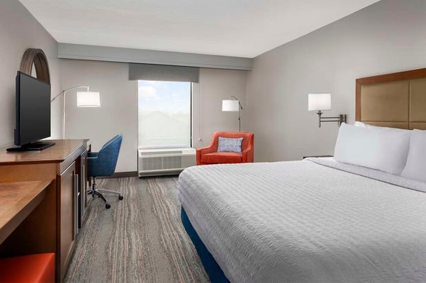 Images Hampton Inn & Suites Lake Mary At Colonial Townpark