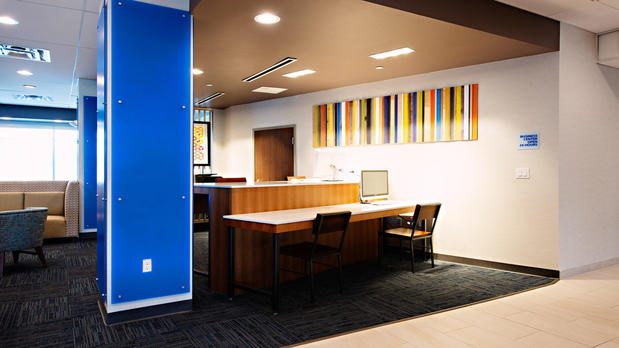 Images Holiday Inn Express & Suites Houston SW - Galleria Area by IHG