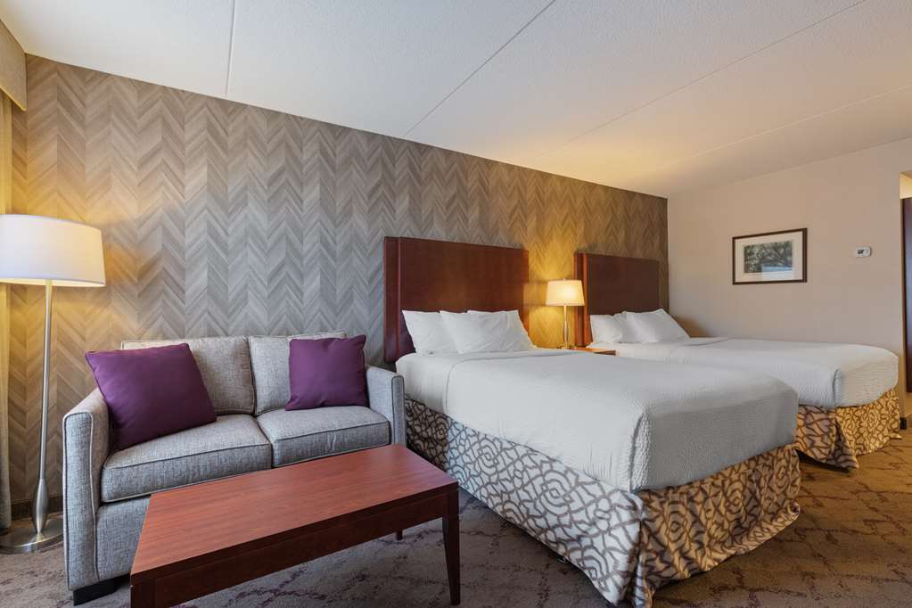 2 Double Beds with Sofa Best Western Plus Otonabee Inn Peterborough (705)742-3454