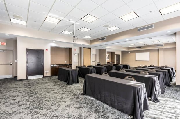 Images Holiday Inn Express & Suites Lexington by IHG