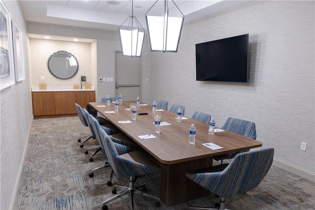 Images Hilton Garden Inn Lakewood