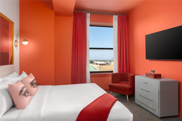 Images Angad Arts Hotel St. Louis, Tapestry Collection by Hilton