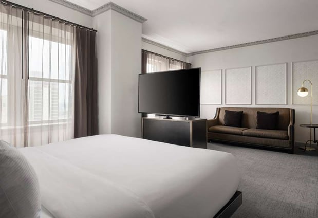 Images Hotel Phillips Kansas City, Curio Collection by Hilton