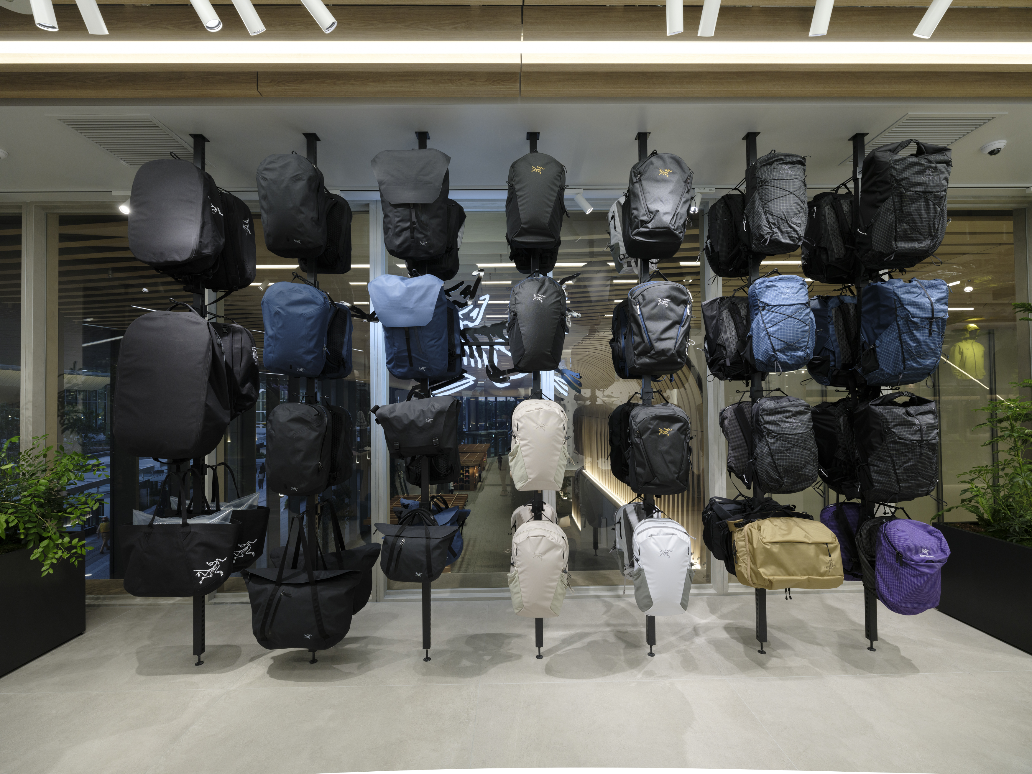 Images ARC'TERYX アークテリクス ニュウマン高輪ブランドストア